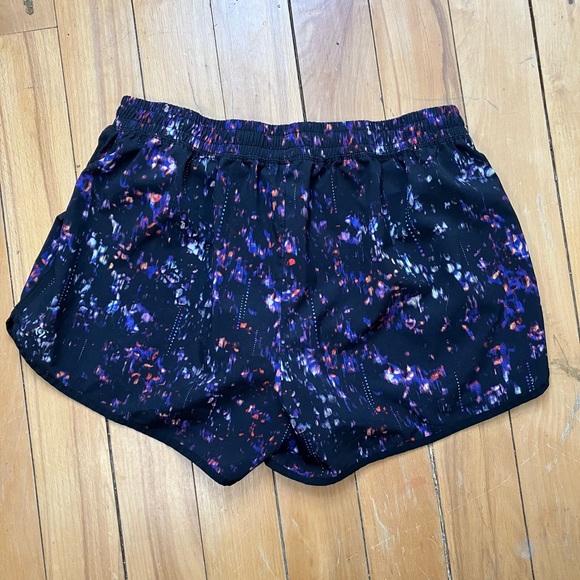 Champion C-9 Active Running Shorts w/ built in inner brief & pocket. Size L - Picture 2 of 3